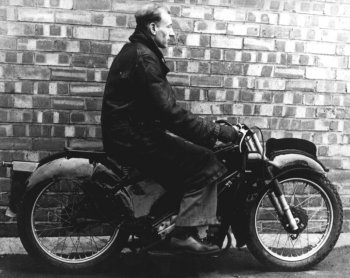 Charles Udall on prototype Velocette LE pic