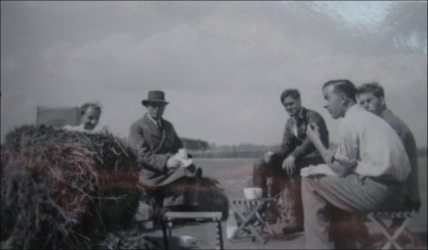 1951 IoM group (lunch break) pic